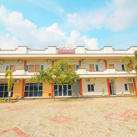Oyo 1653 Fajar Residence Pekanbaru Zewnętrze zdjęcie