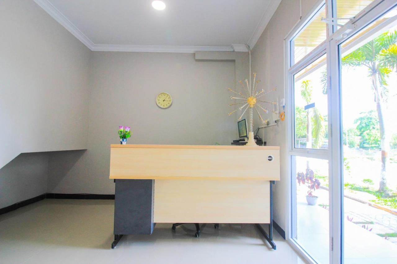 Oyo 1653 Fajar Residence Pekanbaru Zewnętrze zdjęcie