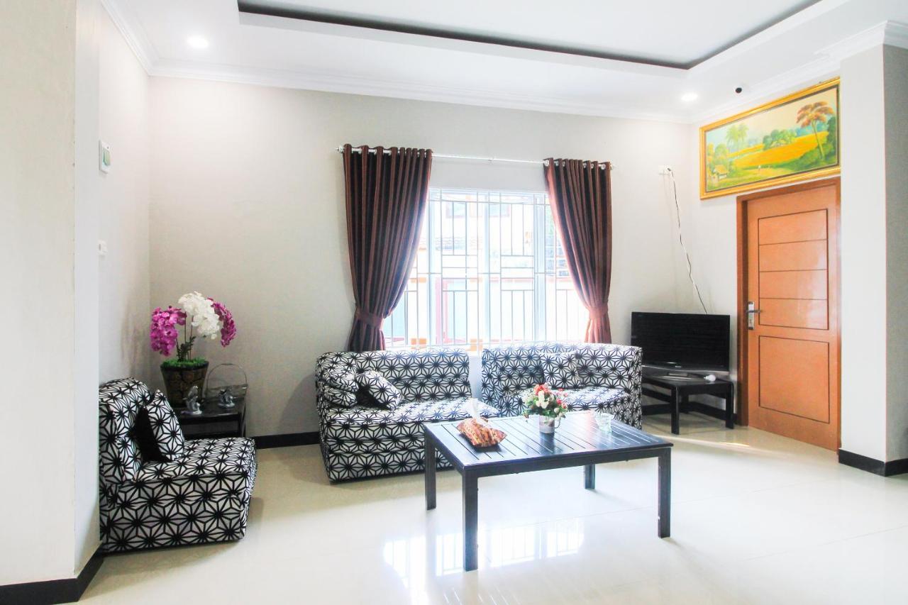Oyo 1653 Fajar Residence Pekanbaru Zewnętrze zdjęcie