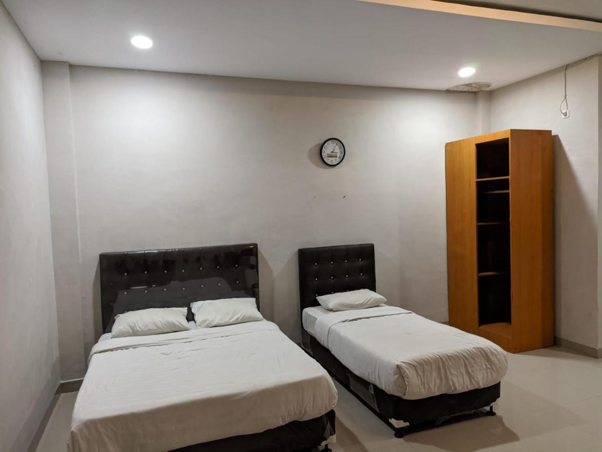 Oyo 1653 Fajar Residence Pekanbaru Zewnętrze zdjęcie