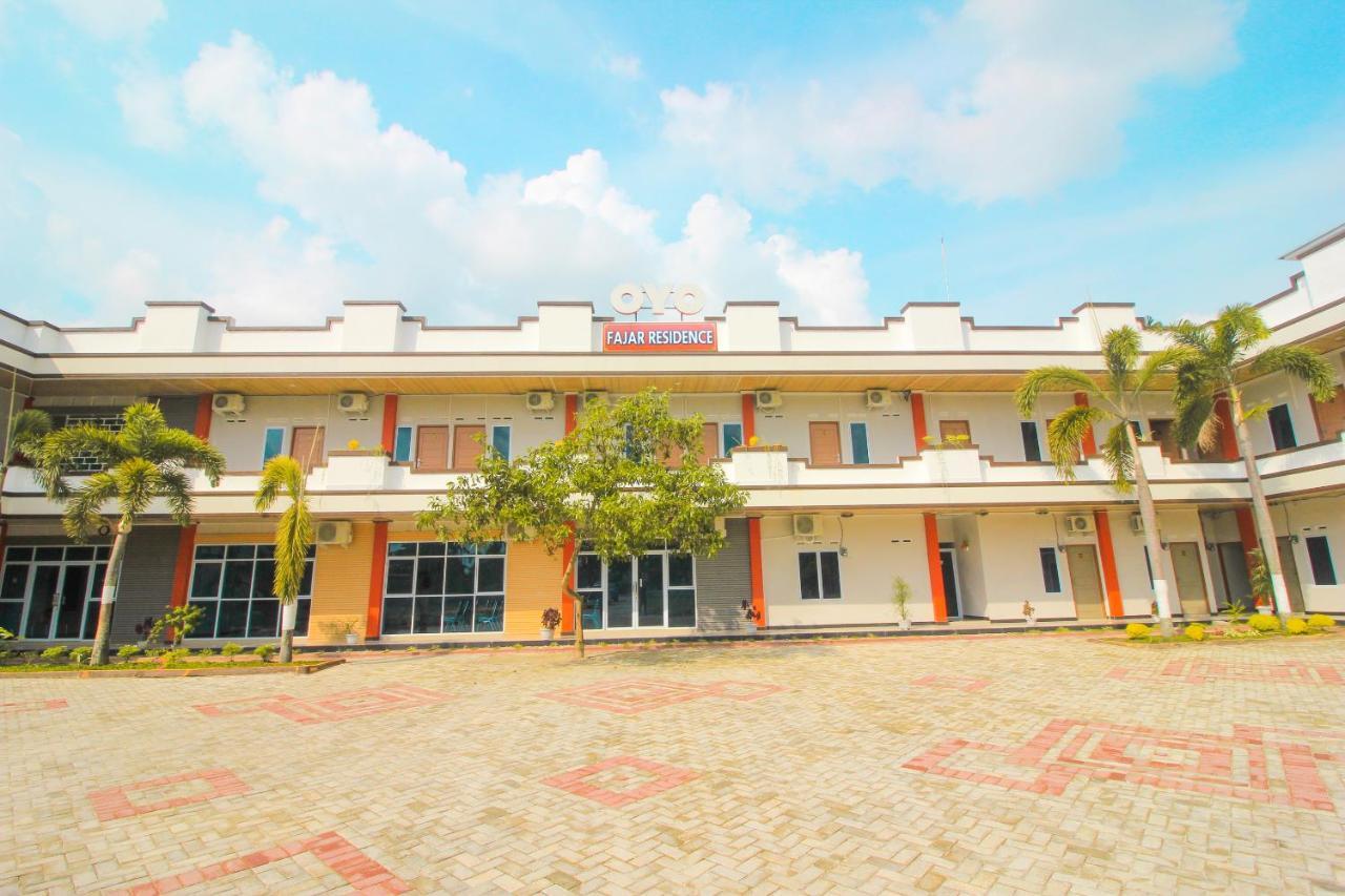 Oyo 1653 Fajar Residence Pekanbaru Zewnętrze zdjęcie