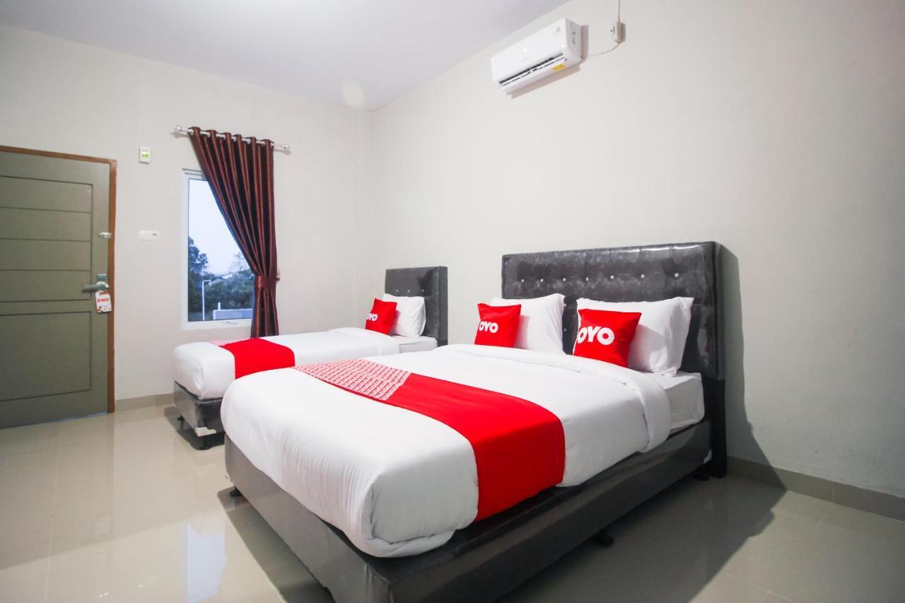 Oyo 1653 Fajar Residence Pekanbaru Zewnętrze zdjęcie
