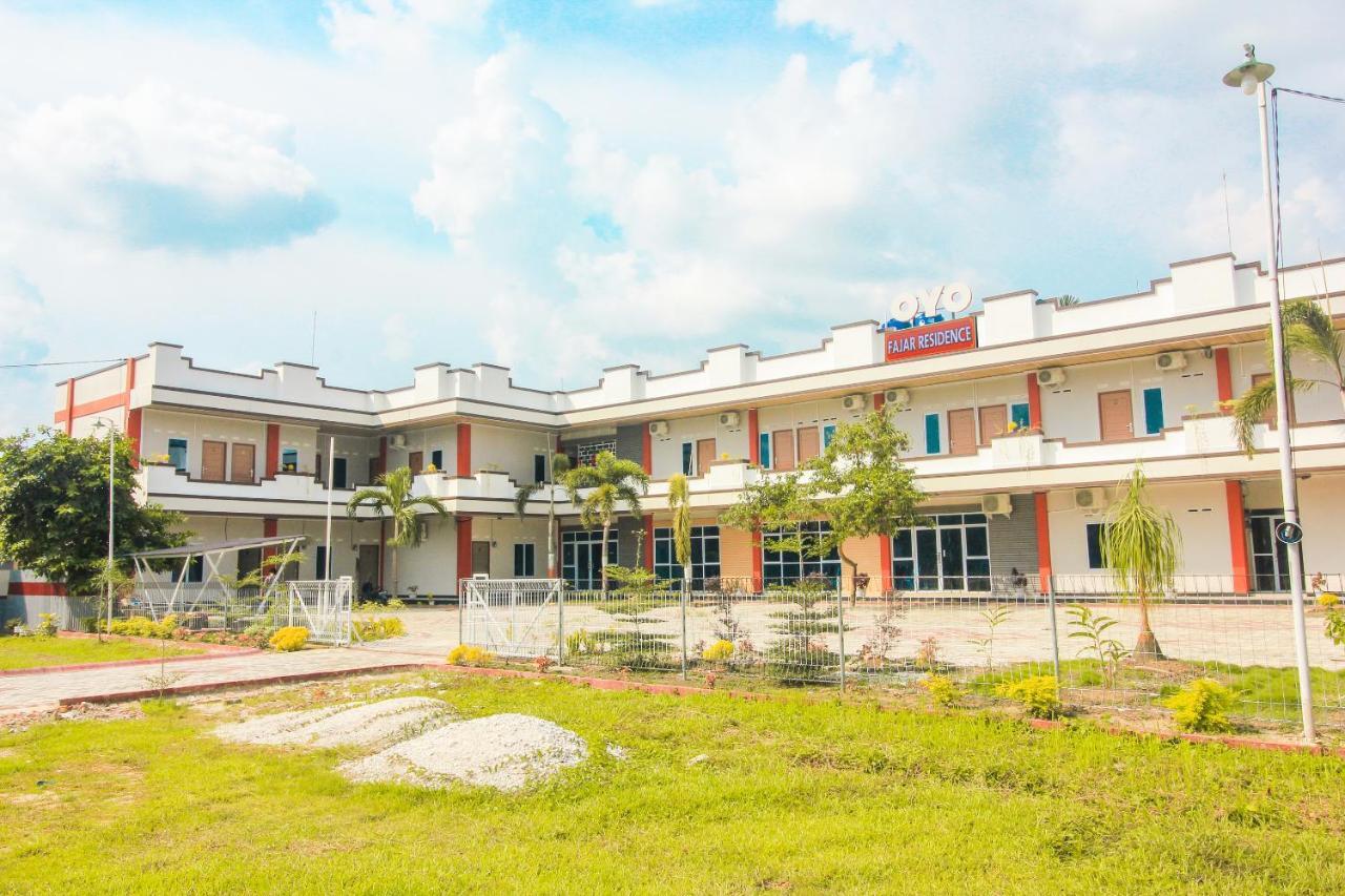 Oyo 1653 Fajar Residence Pekanbaru Zewnętrze zdjęcie