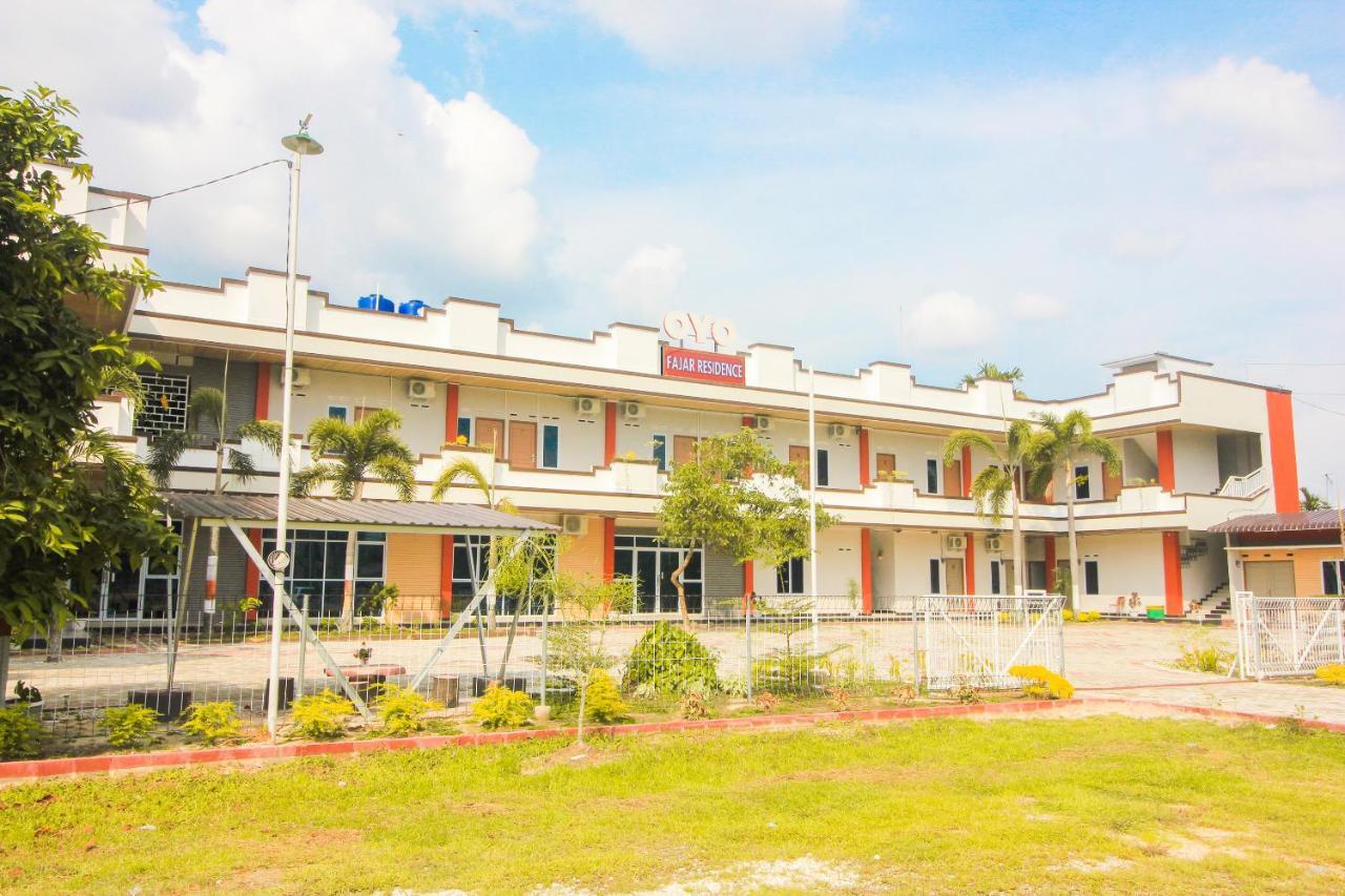 Oyo 1653 Fajar Residence Pekanbaru Zewnętrze zdjęcie